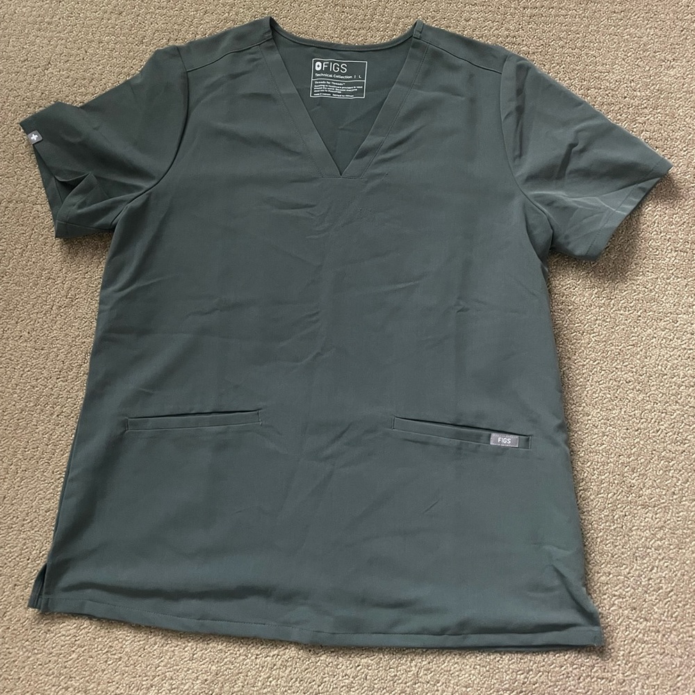 Figs Casma Three Pocket Scrub Top